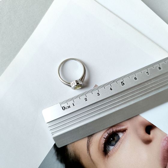 Срібна каблучка із зеленим кварцом 1.735ct