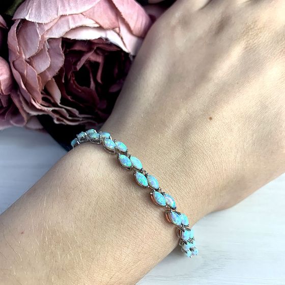 Серебряный браслет с опалом