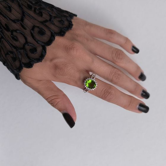 Срібна каблучка з хризолітом 5.4ct