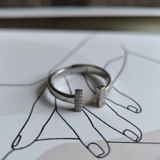 Серебряное кольцо с фианитами