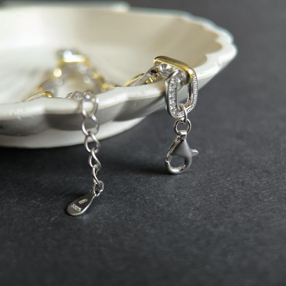 Silver bracelet with phianites