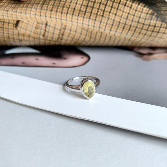 Срібна каблучка із зеленим кварцом 1.735ct