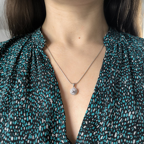 Silver pendant with cubic zirconia