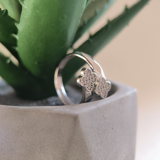 Срібна каблучка з фіанітами 0.32ct