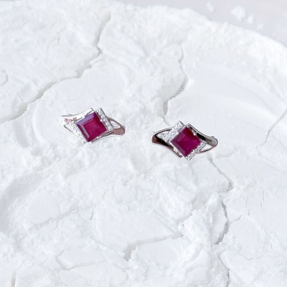 Sterling silver earrings with 2.633ct ruby, fianites