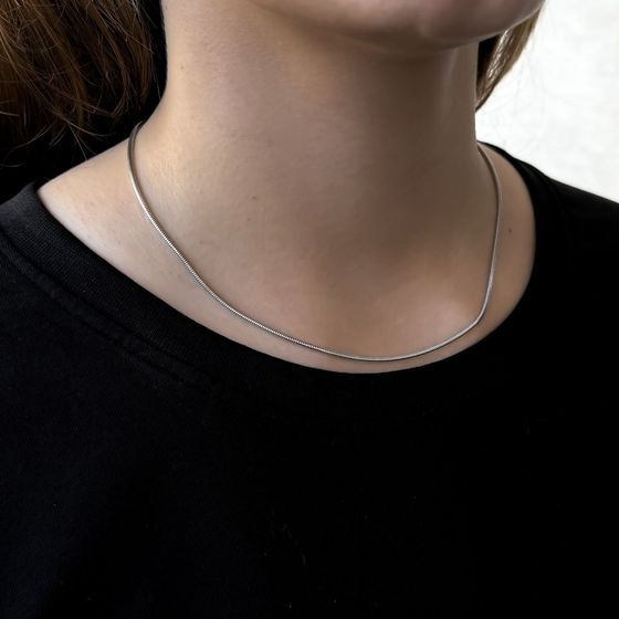 Silver chain without stones