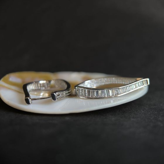 Срібні сережки з фіанітами