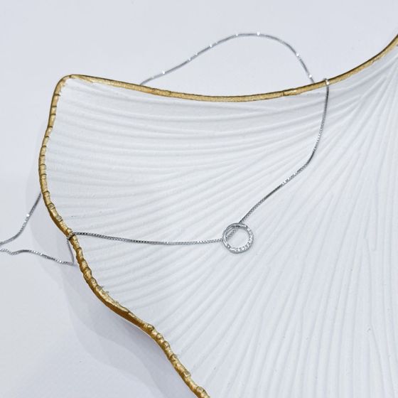 Silver necklace with phianites