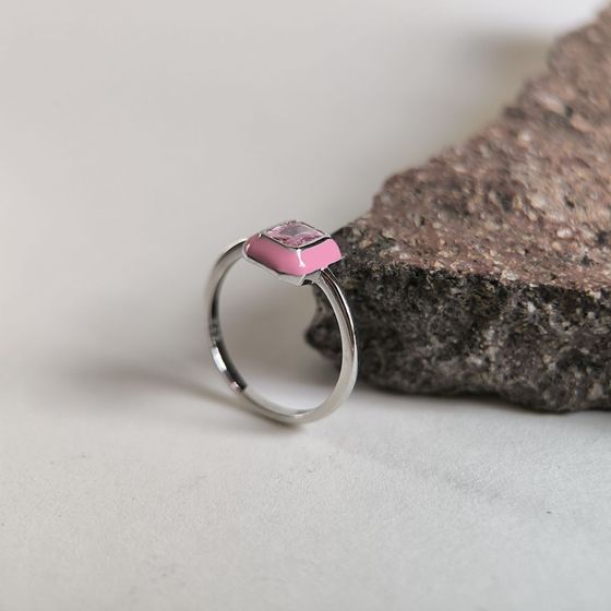 Срібна каблучка з фіанітами, емаллю