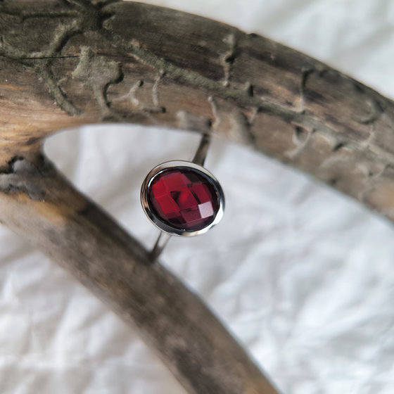 Silver ring with garnet nano 2.165ct