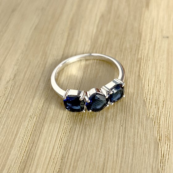 Серебряное кольцо с сапфиром nano 1.47ct