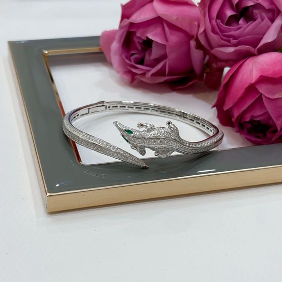 Silver bracelet with phianites