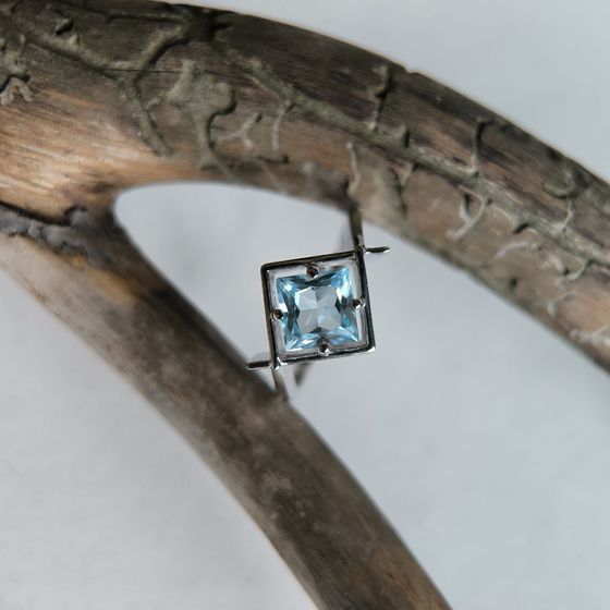 Срібна каблучка з топазом 2.117ct