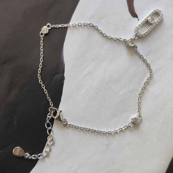 Silver bracelet with cubic zirconia