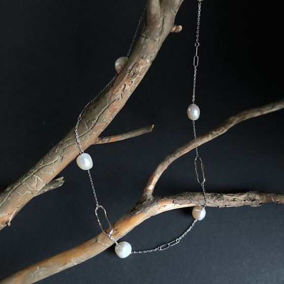 Silver necklace with baroque pearls