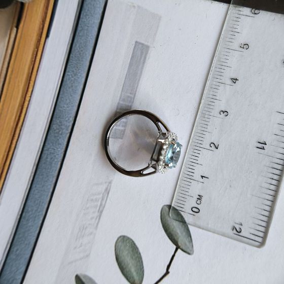 Серебряное кольцо с топазом 2.737ct