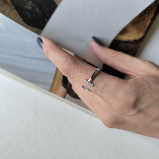 Серебряное кольцо с фианитами