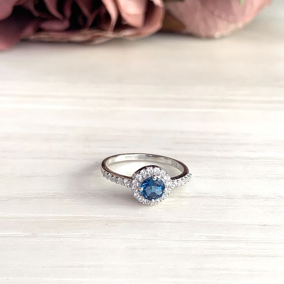 Серебряное кольцо с топазом Лондон Блю 0.865ct