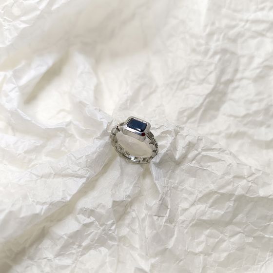 Срібна каблучка з сапфіром 1,833 карата