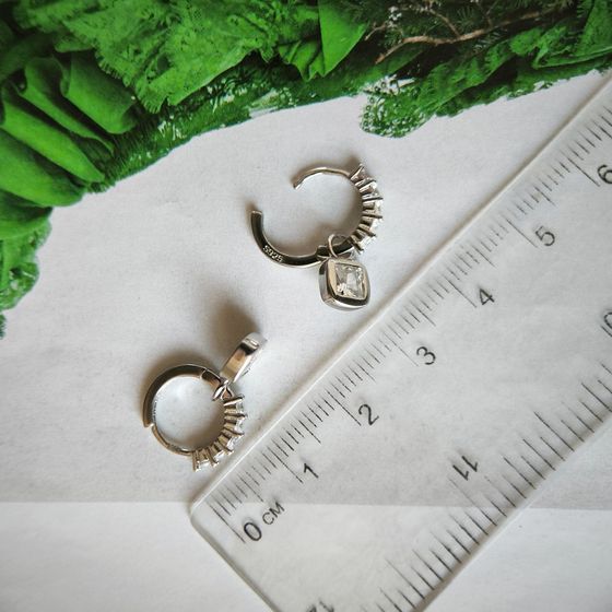 Срібні сережки з фіанітами