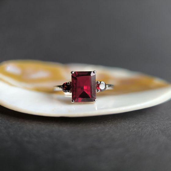 Silver ring with garnet, garnet nano