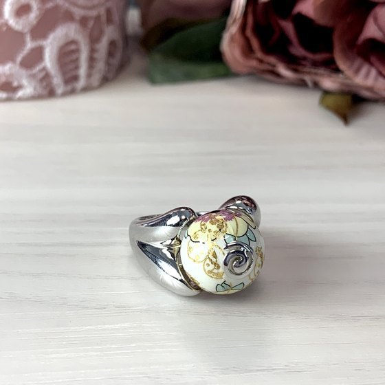 Серебряное кольцо с емаллю