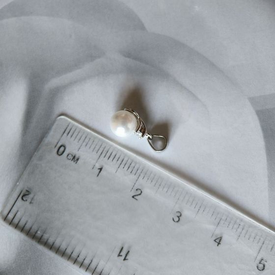 Срібна підвіска з перлами, фіанітами