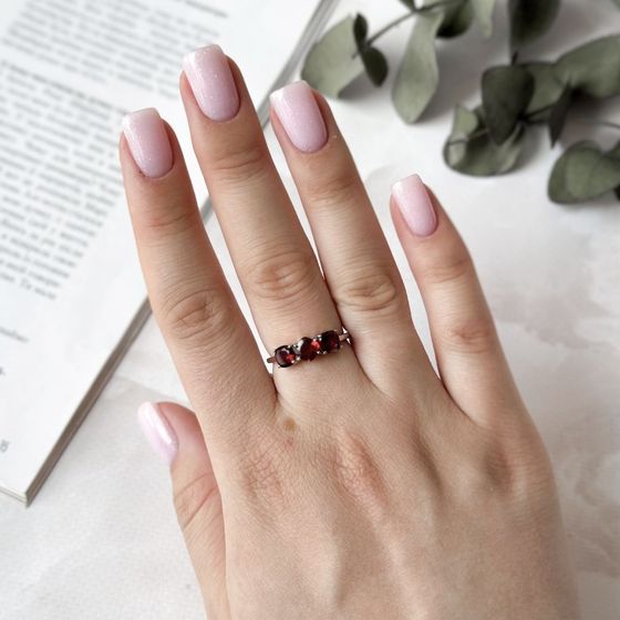 Silver ring with a 2.242-carat garnet