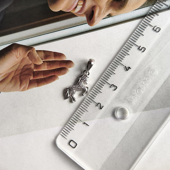 Silver pendant with cubic zirconia