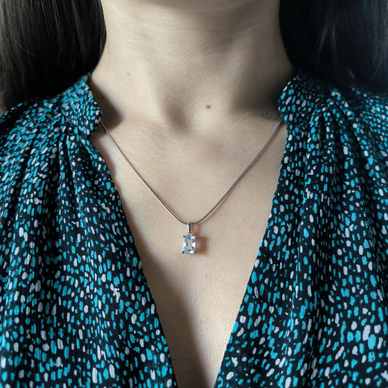 Срібна підвіска з топазом 1,906 карата