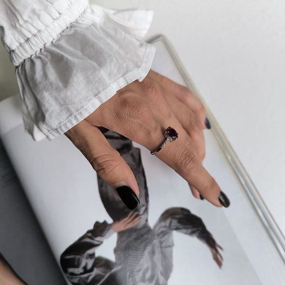 Silver ring with garnet nano, phianites