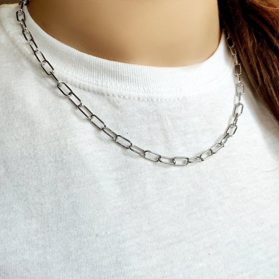Silver necklace without stones