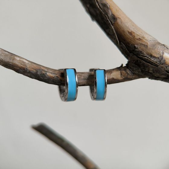 Срібні сережки з фіанітами, емаллю