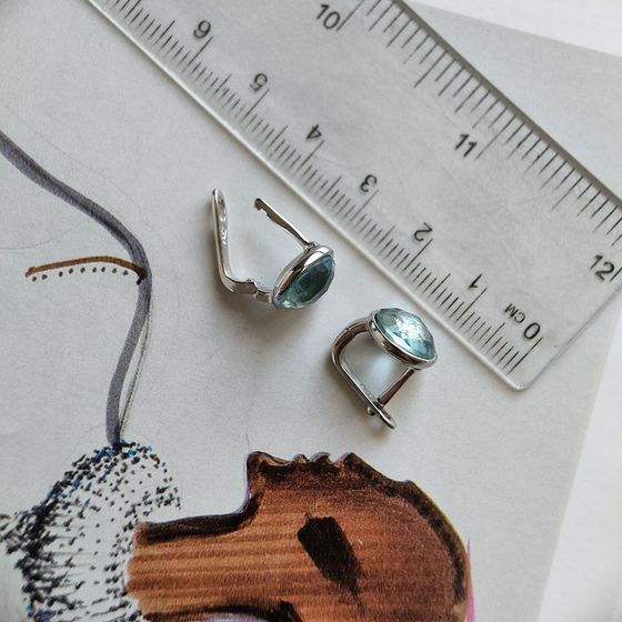 Серебряные серьги с фианитами