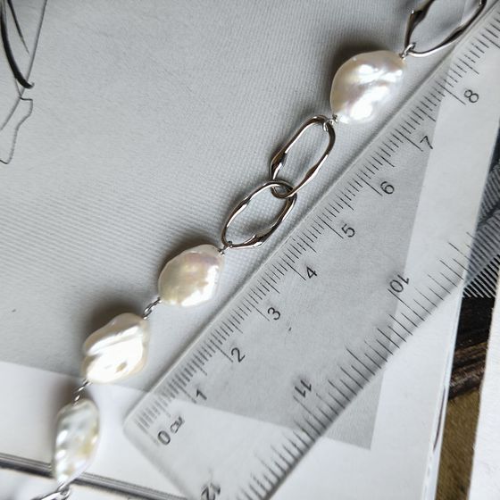 Silver bracelet with baroque pearls