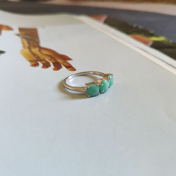Silver ring with emerald 1.306ct