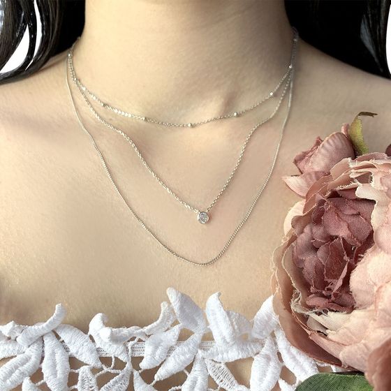 Silver necklace with phianites