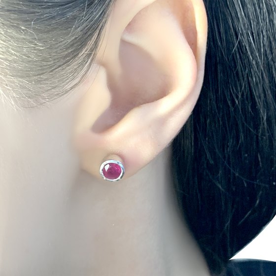 Срібні сережки з рубіном 1,565 карата