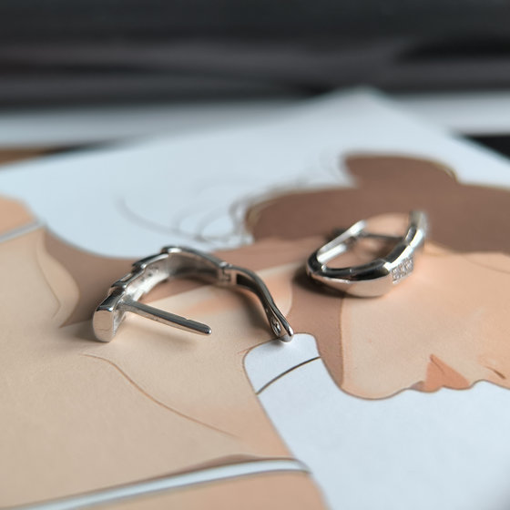 Срібні сережки з фіанітами 0.2ct