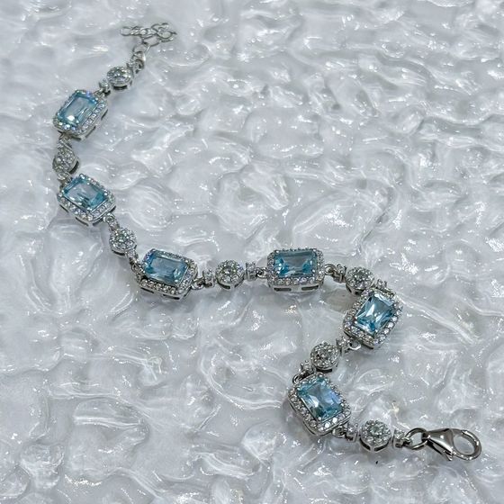 Серебряный браслет с топазом 10.643ct
