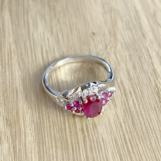 Срібна каблучка з рубіном 1.38ct