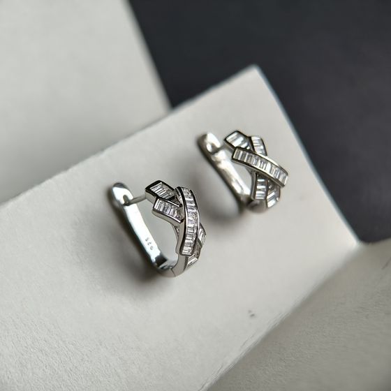 Серебряные серьги с фианитами
