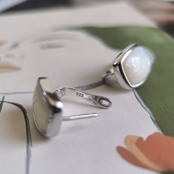 Срібні сережки з перламутром