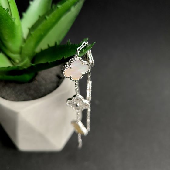 Silver bracelet with mother-of-pearl, phyanites