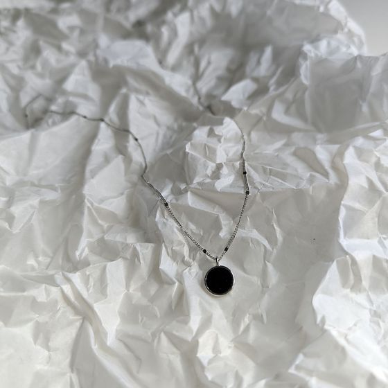 Silver necklace with onyx