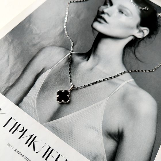 Срібна підвіска з оніксом