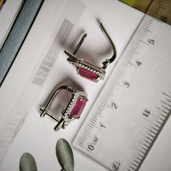 Silver earrings with ruby