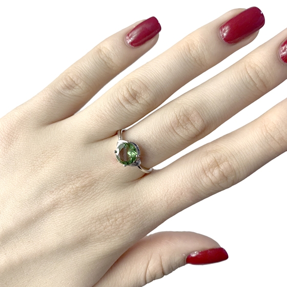 Silver ring with sultanite