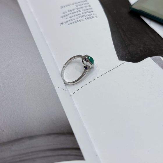 Silver ring with emerald