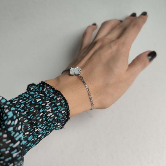 Silver bracelet with mother-of-pearl